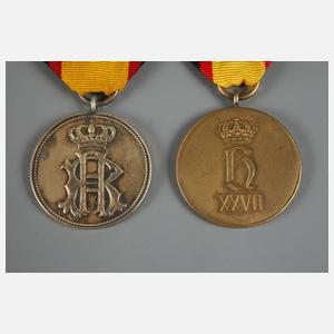 Zwei Abzeichen Reuß