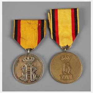 Zwei Abzeichen Reuß