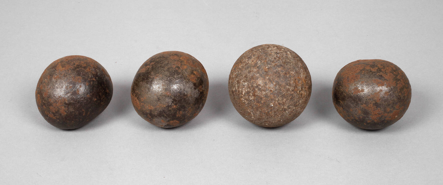 Konvolut Kanonenkugeln