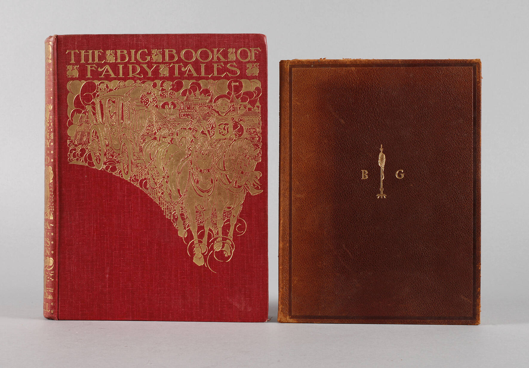 Zwei Bücher "Fairy Tales"