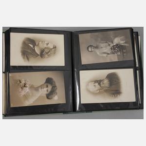 Zwei Ansichtskartenalben