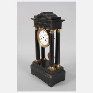 Portaluhr mit Glasdom