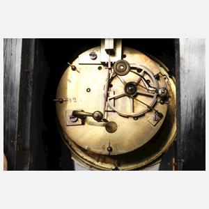 Tischuhr in Boullé-Technik