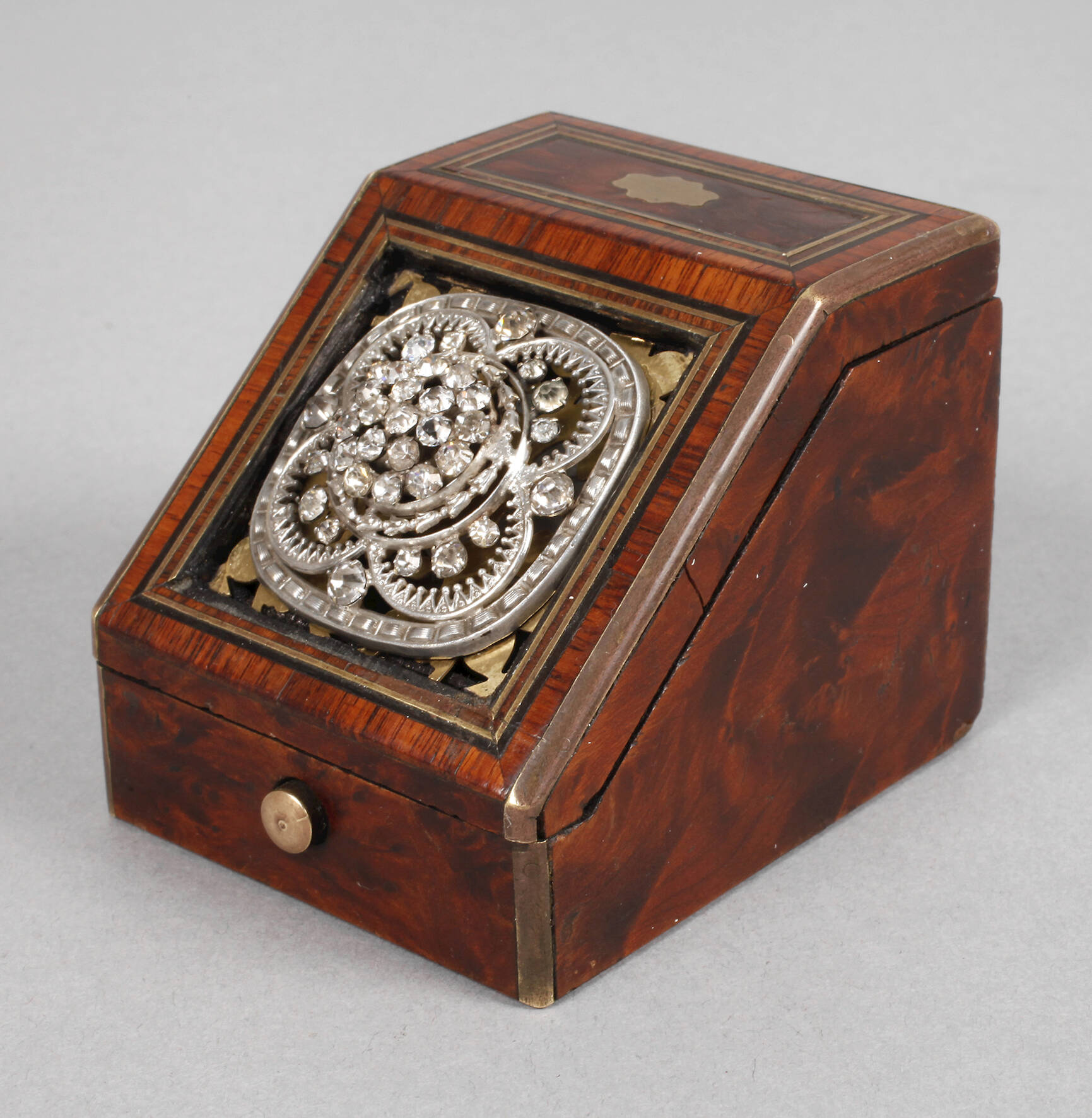 Uhrenbox mit Taschenuhr