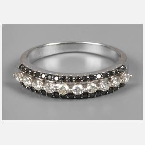 Damenring mit schwarzen und weißen Brillanten