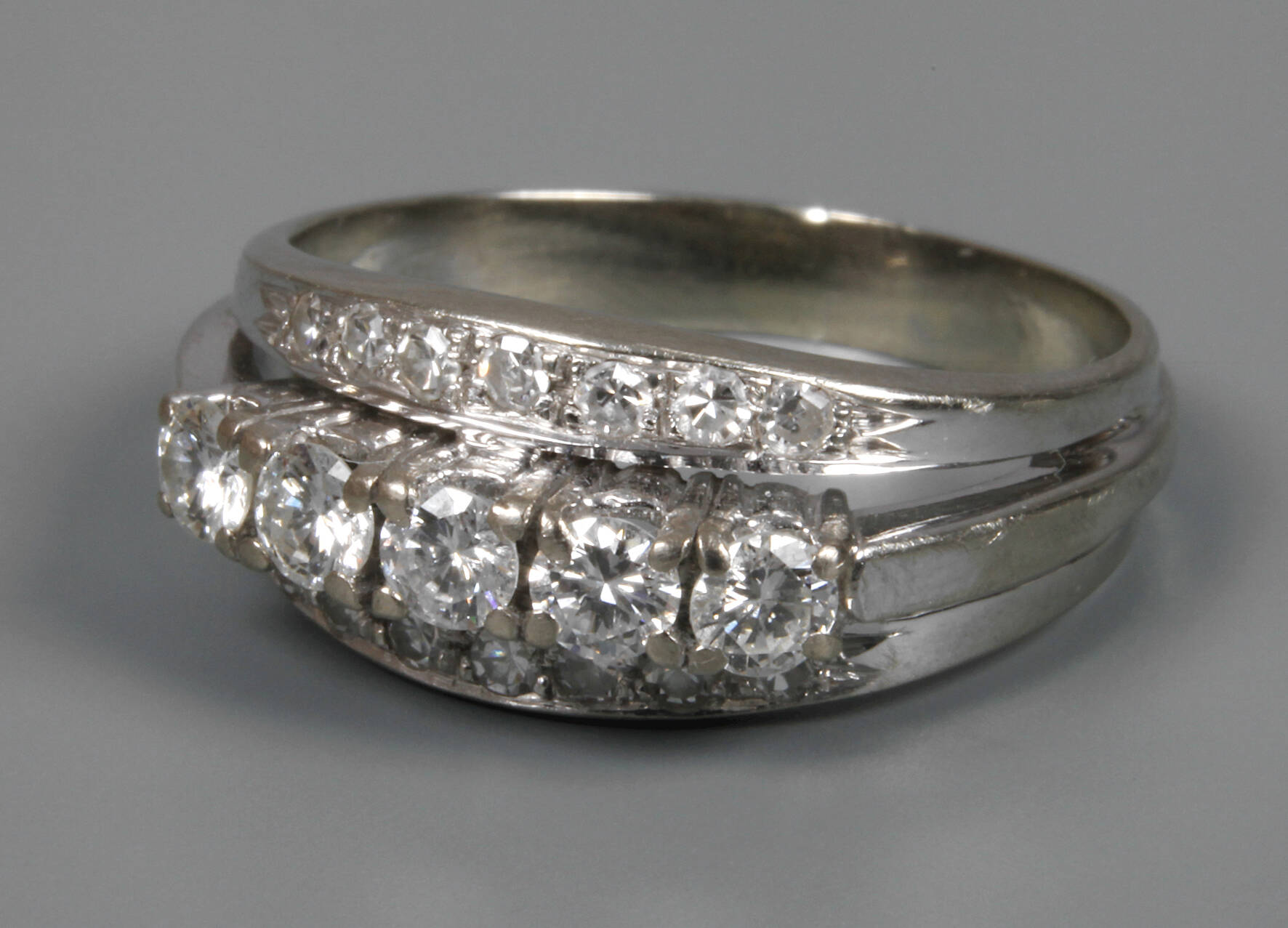 Damenring mit Brillanten