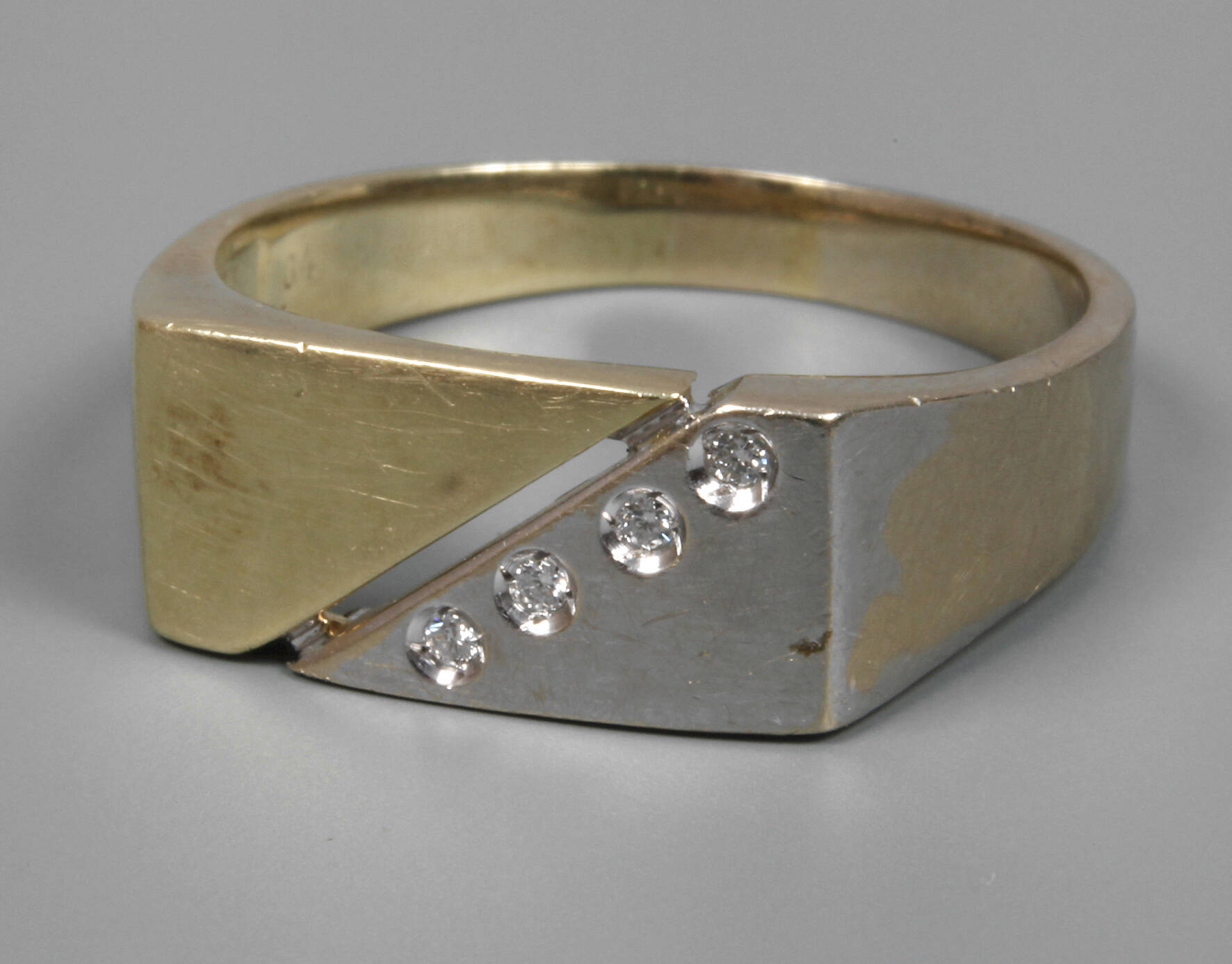 Herrenring mit Brillanten