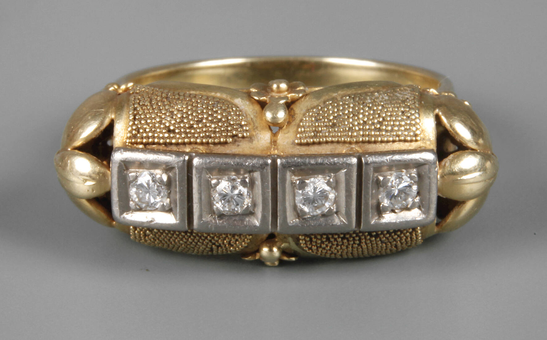 Damenring mit Brillanten