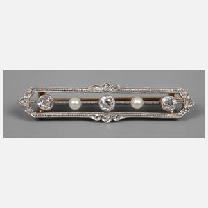 Brosche mit Perlen und Diamanten
