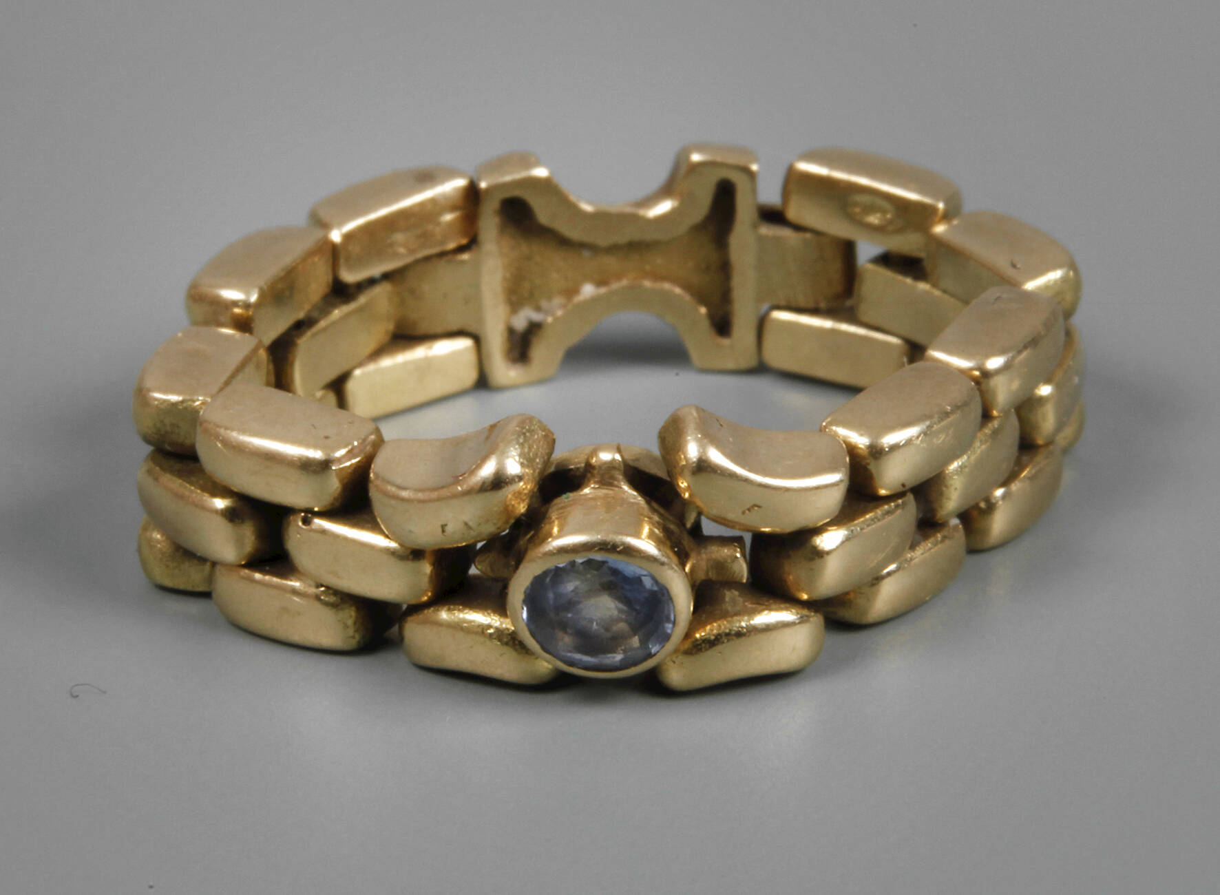 Kettenring mit Saphir