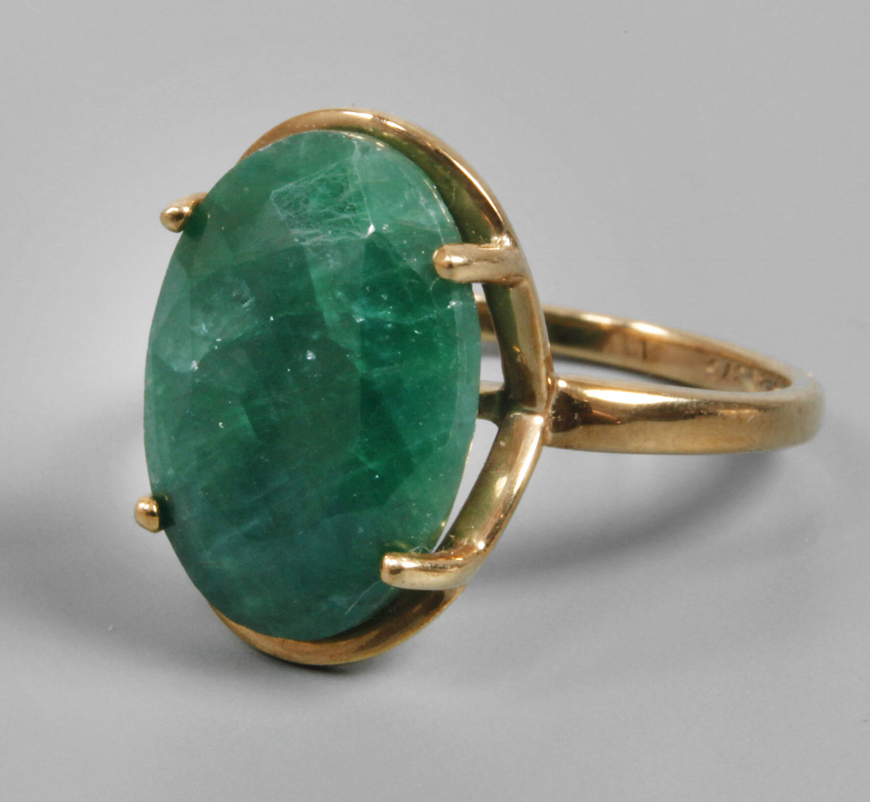 Damenring mit Smaragd