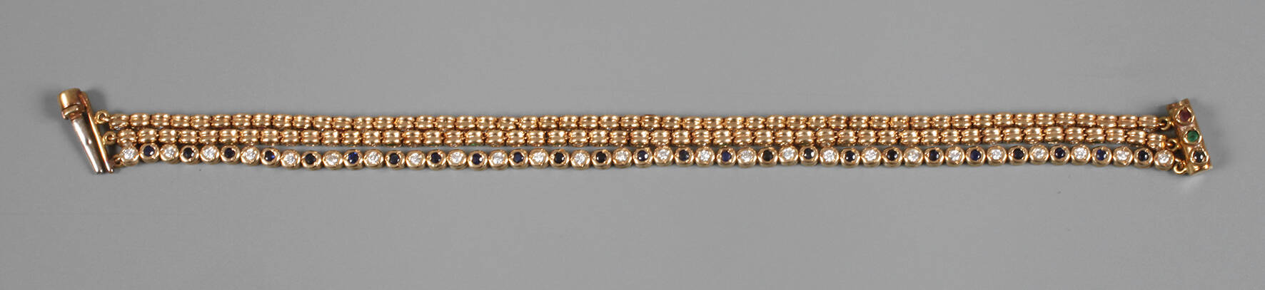 Armband mit Steinbesatz und Brillanten