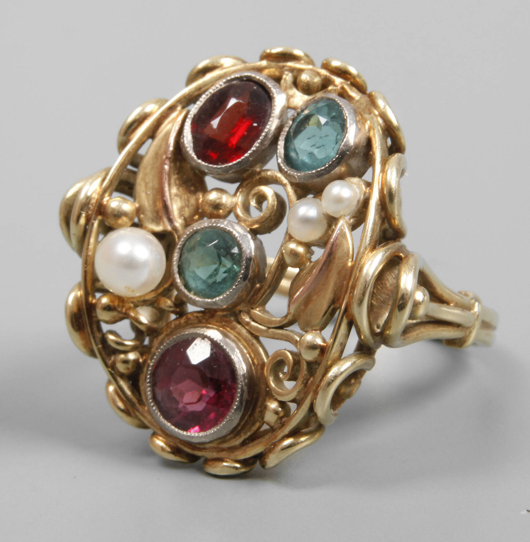 Damenring mit Steinbesatz