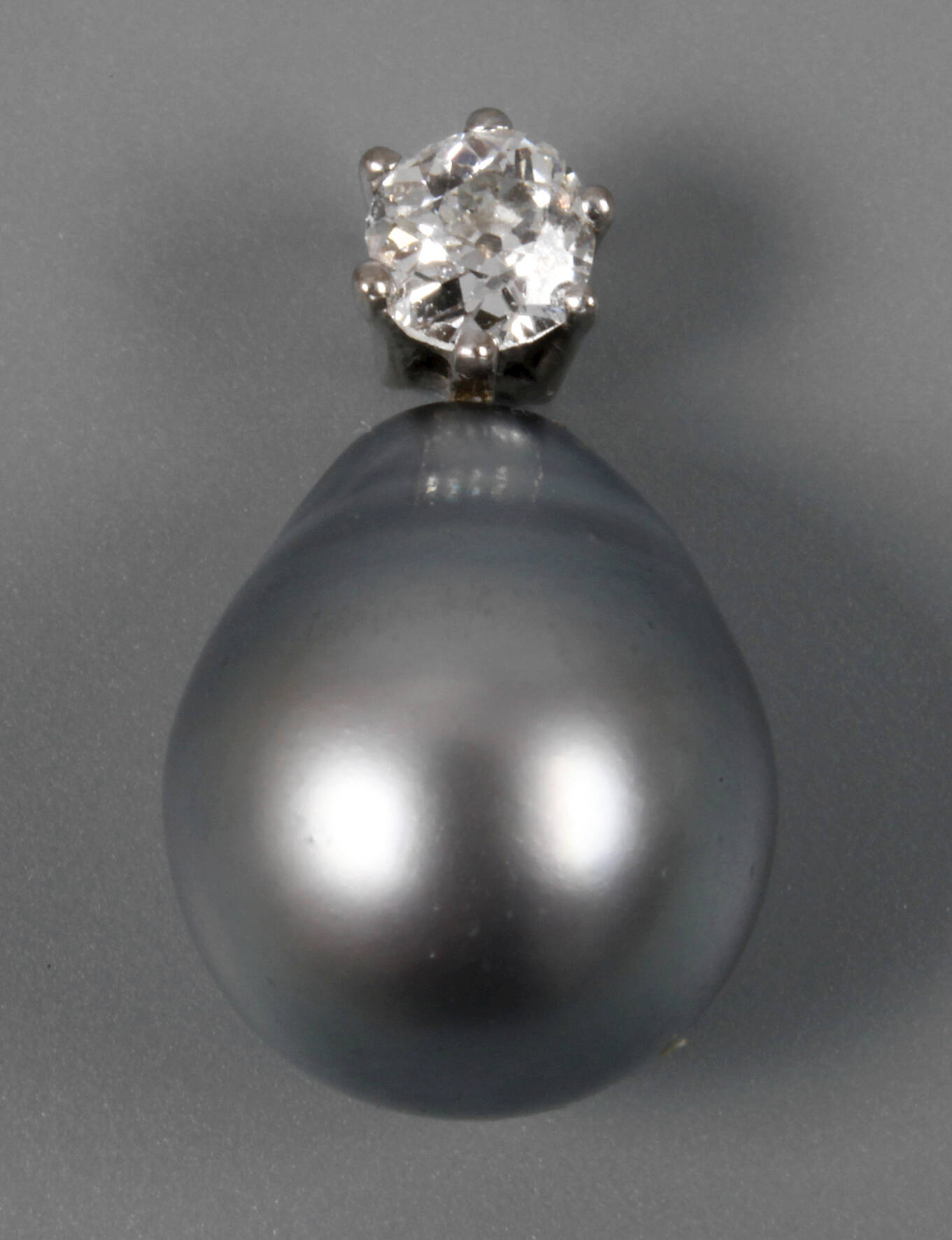 Anhänger mit Perle und Brillant