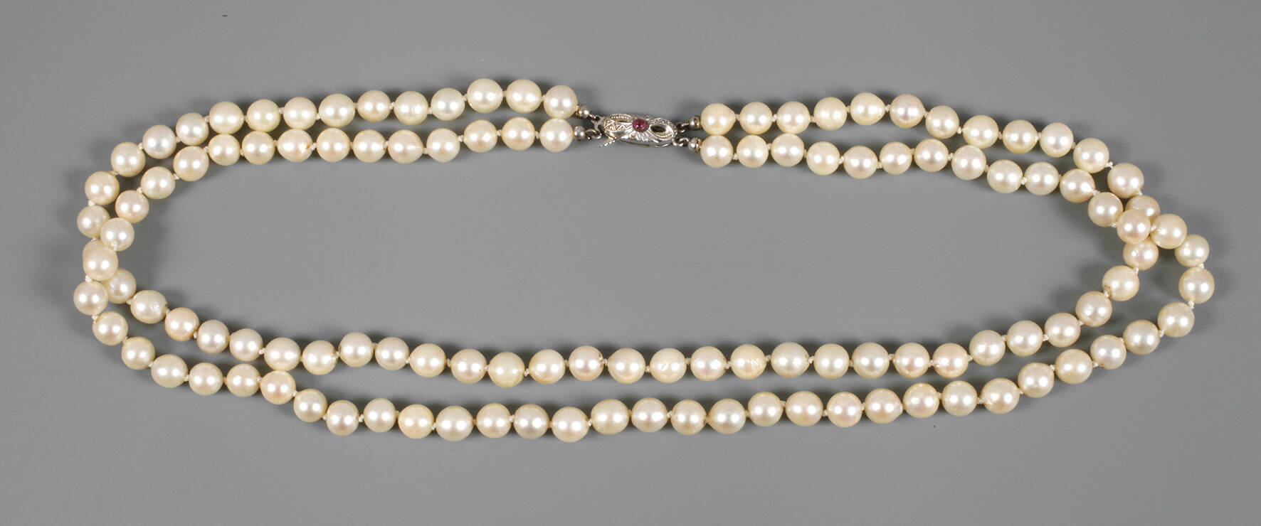 Zweireihige Perlenkette
