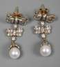 Paar Ohrhänger mit Diamanten und Perlen
