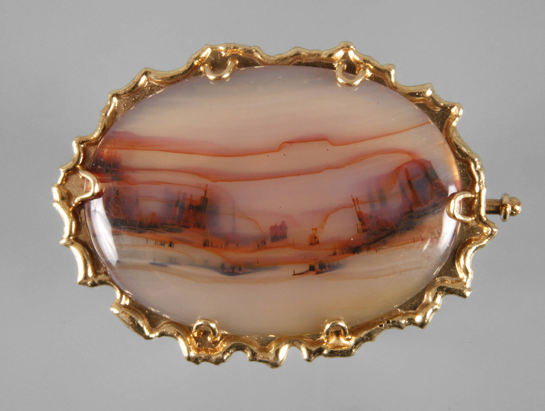 Brosche mit Landschaftsachat