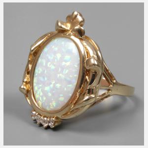 Großer Damenring mit Edelopal