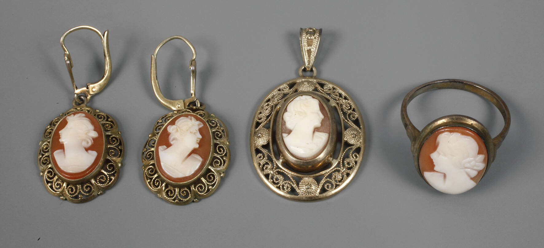 Schmuckset mit Kameen