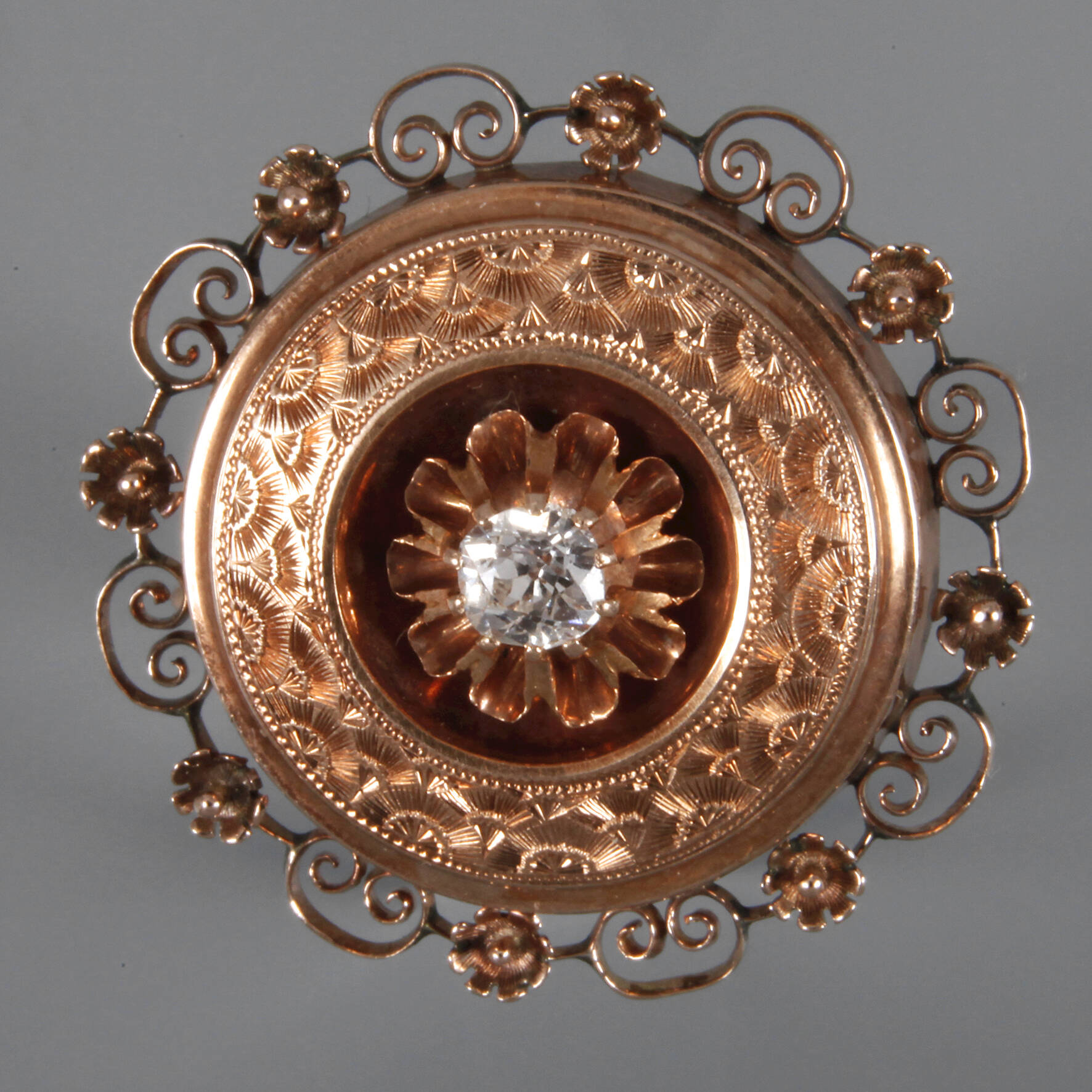 Historismusbrosche mit Diamant