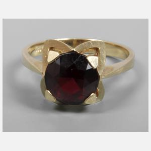 Damenring mit Granat