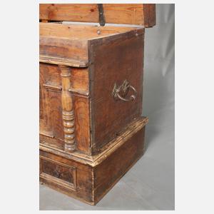 Große Renaissancetruhe