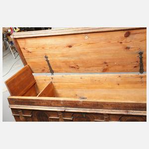 Große Renaissancetruhe