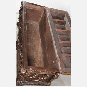 Truhe im Renaissancestil