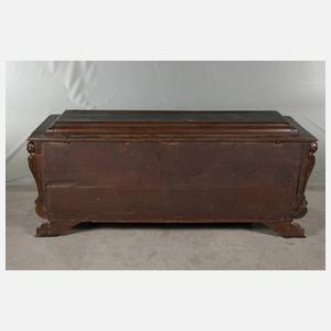 Truhe im Renaissancestil