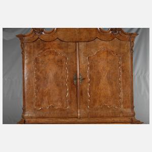Barocker Aufsatzschrank