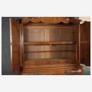 Barocker Aufsatzschrank