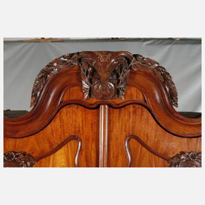 Großer Aufsatzschrank