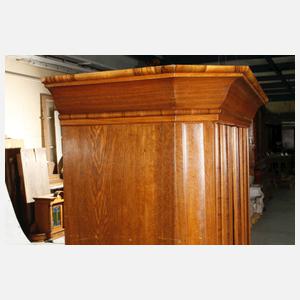 Kleiner Wellenschrank