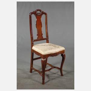 Vier Stühle im Barockstil