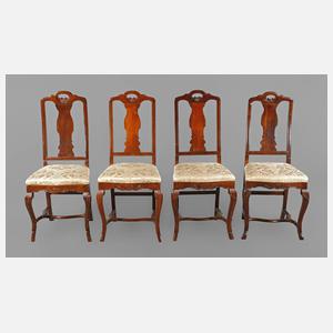 Vier Stühle im Barockstil