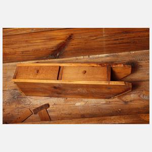 Großer Dielenschrank