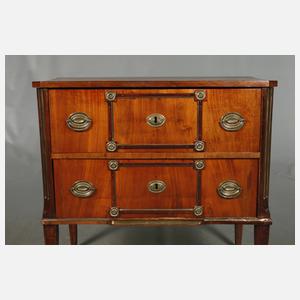 Klassizistische Kommode