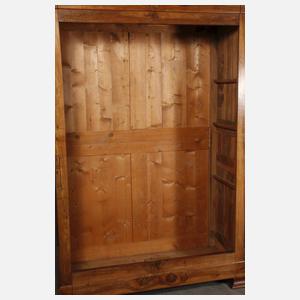 Großer Dielenschrank