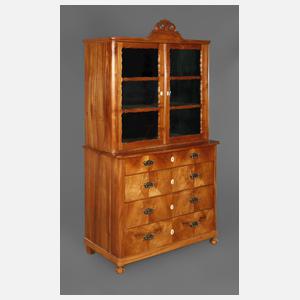 Vitrine mit Glasaufsatz