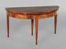 Großer Demi-Lune-Tisch