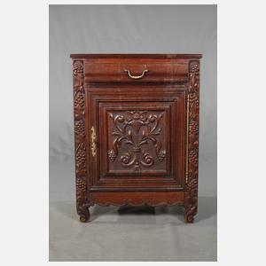 Halbschrank im Barockstil