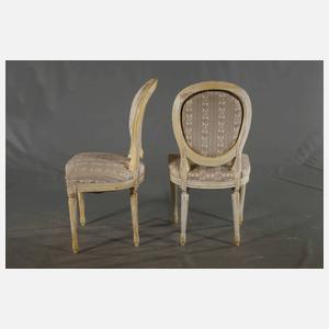 Acht klassizistische Stühle