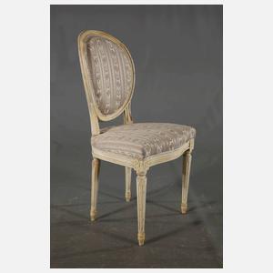 Acht klassizistische Stühle