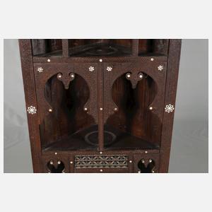 Maurischer Eckschrank