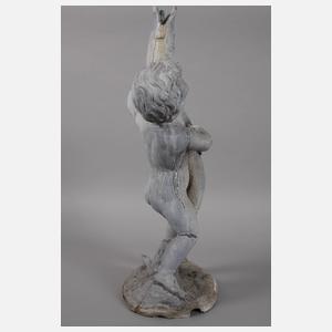 Brunnenfigur Putto mit Fisch