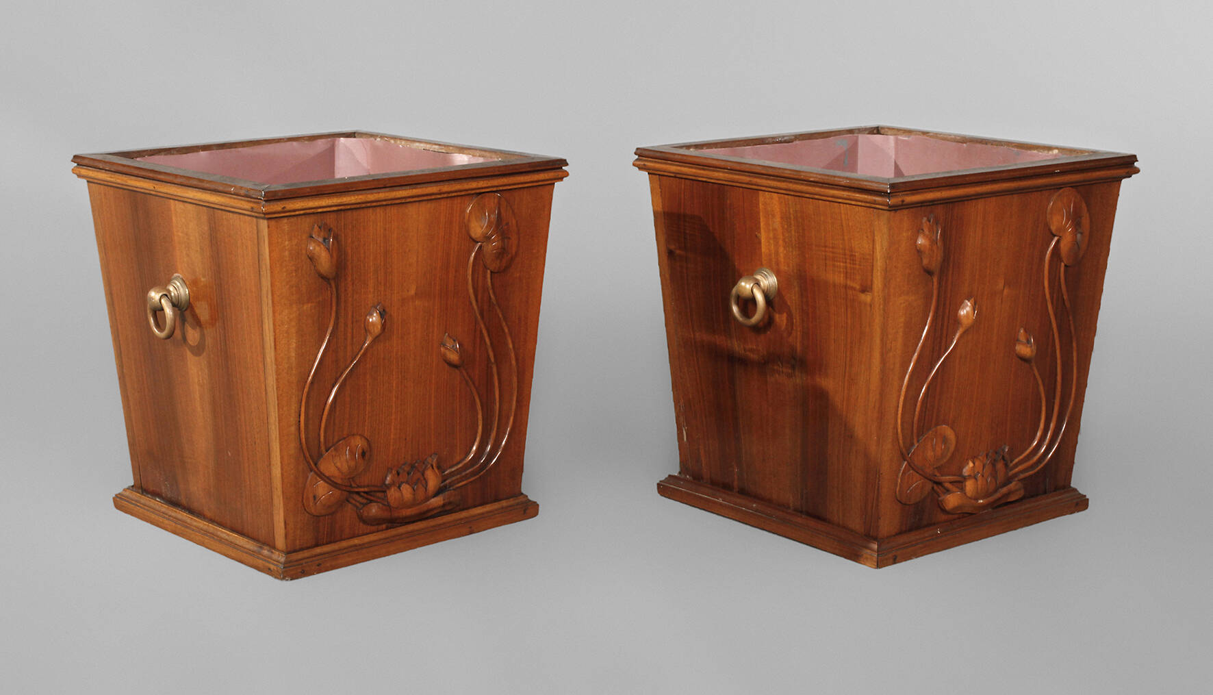 Paar Blumenkästen Jugendstil