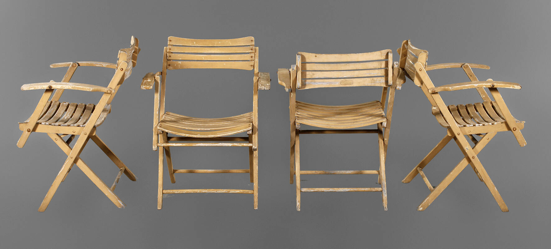 Vier Klappstühle Naether