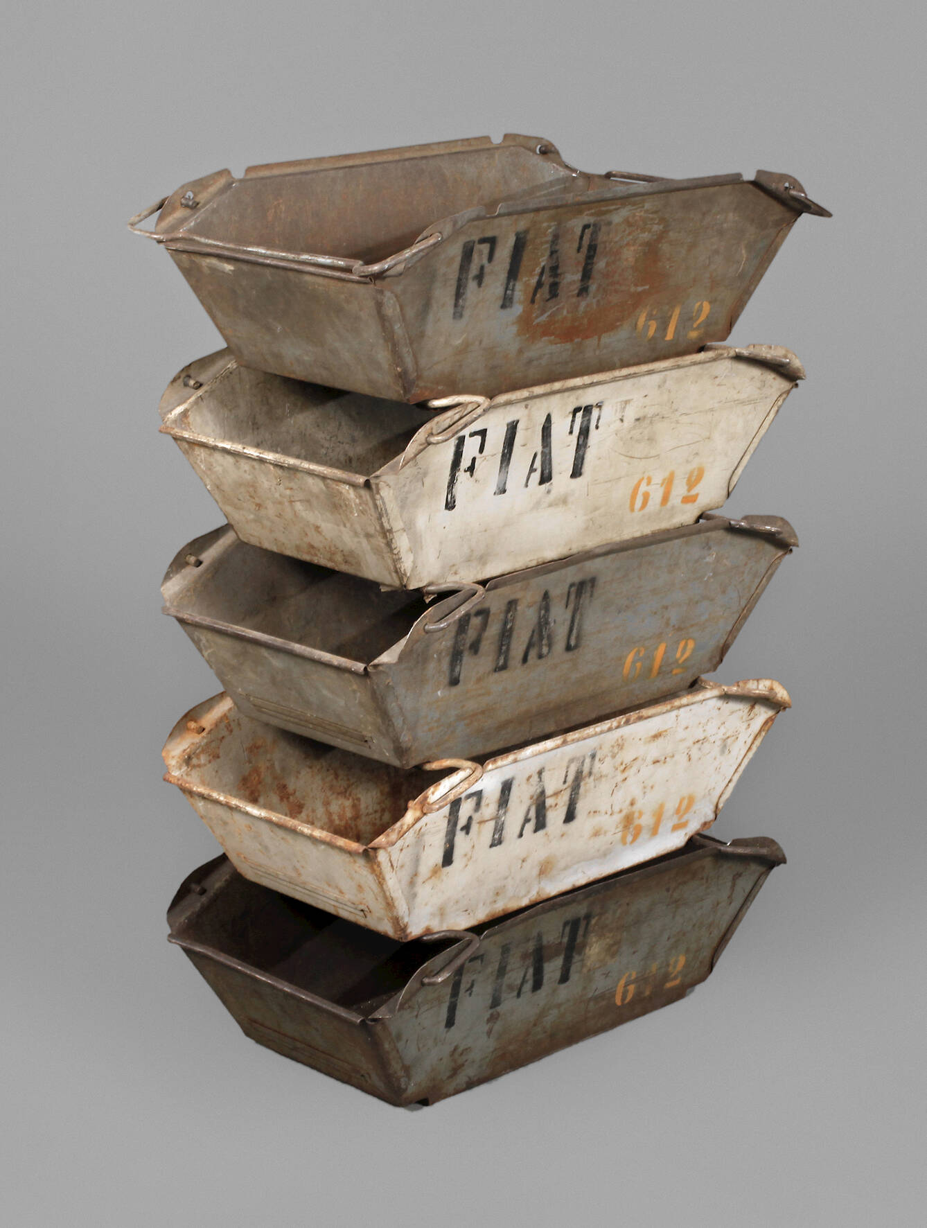 Fünf Werkzeugbehälter Fiat