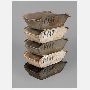 Fünf Werkzeugbehälter Fiat