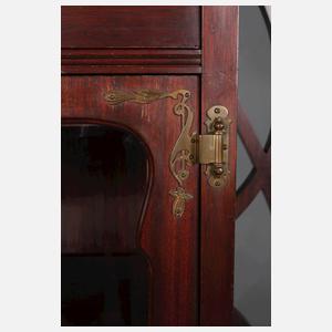 Kleine Jugendstilvitrine